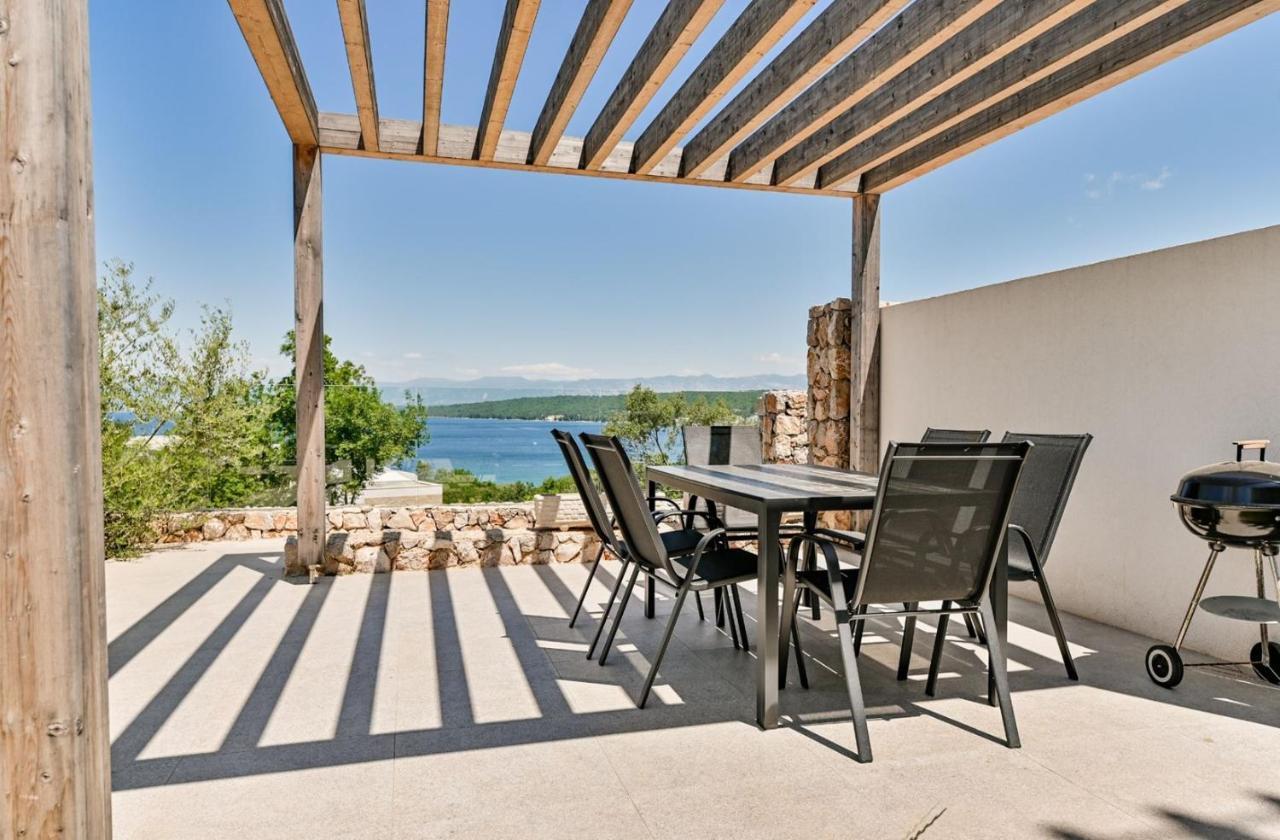 Apartment Flori With Sea View Malinska Zewnętrze zdjęcie