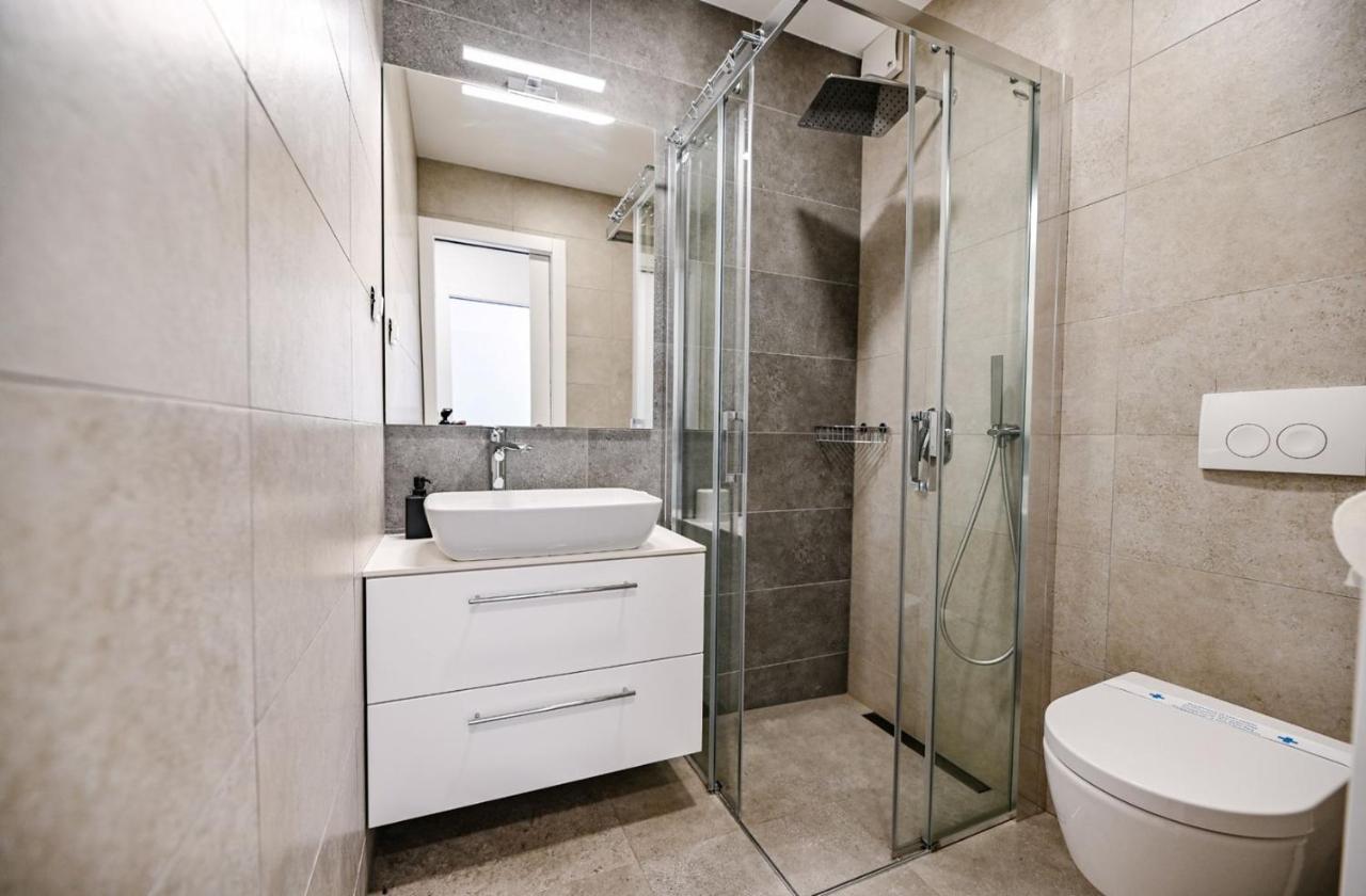 Apartment Flori With Sea View Malinska Zewnętrze zdjęcie